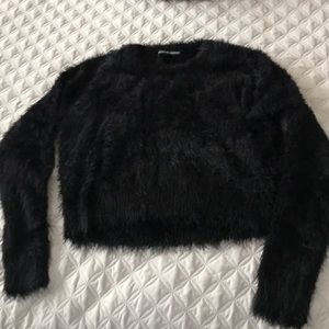 Fuzzy sweater cropped